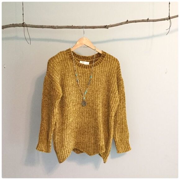 CHUNKY Knit Chenille Sweater with Scalloped Hem - Picture 9 of 11